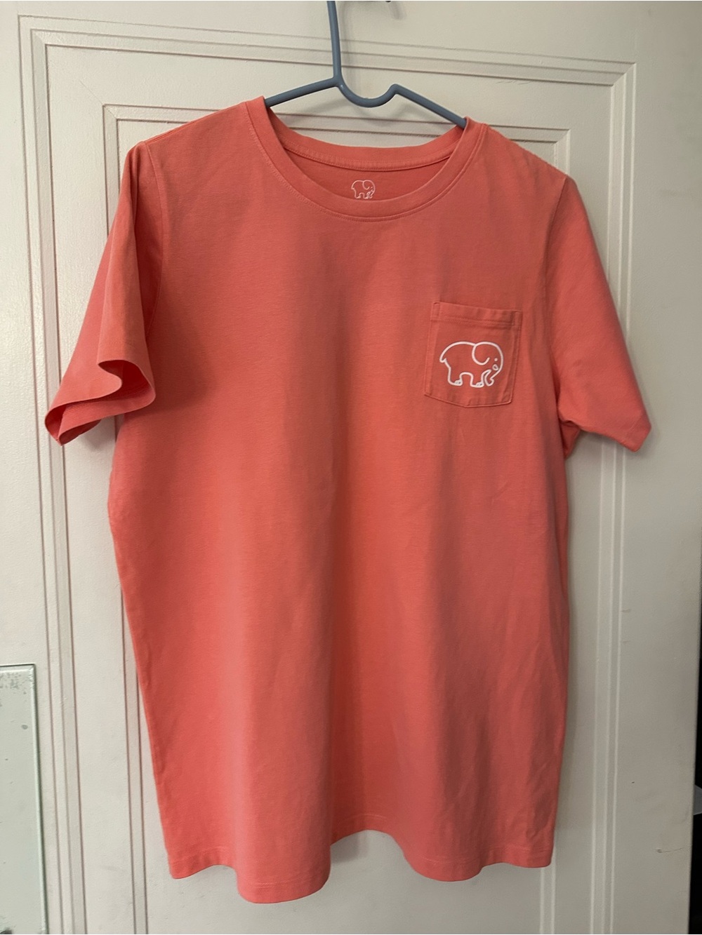 ivory ella Coral Short Sleeve Pocket Tee with White Elephant